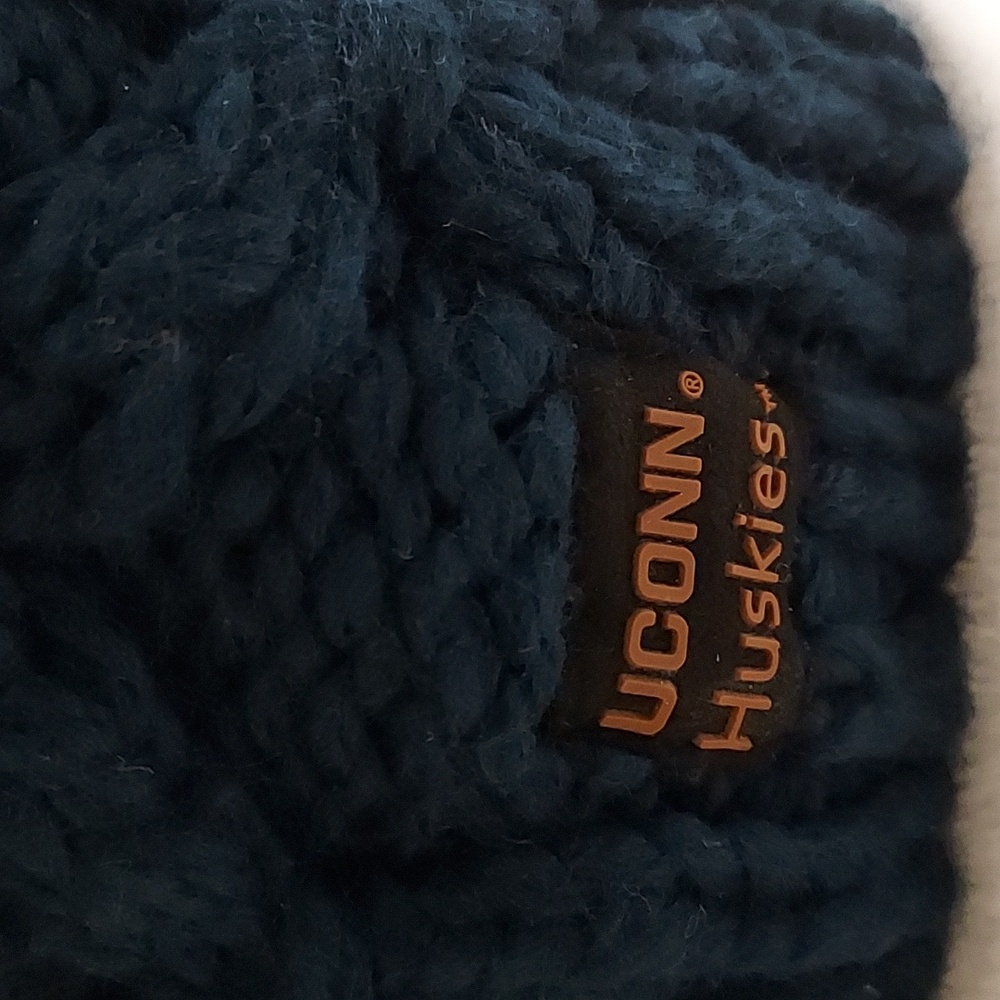 Zephyr UCONN Huskies hat